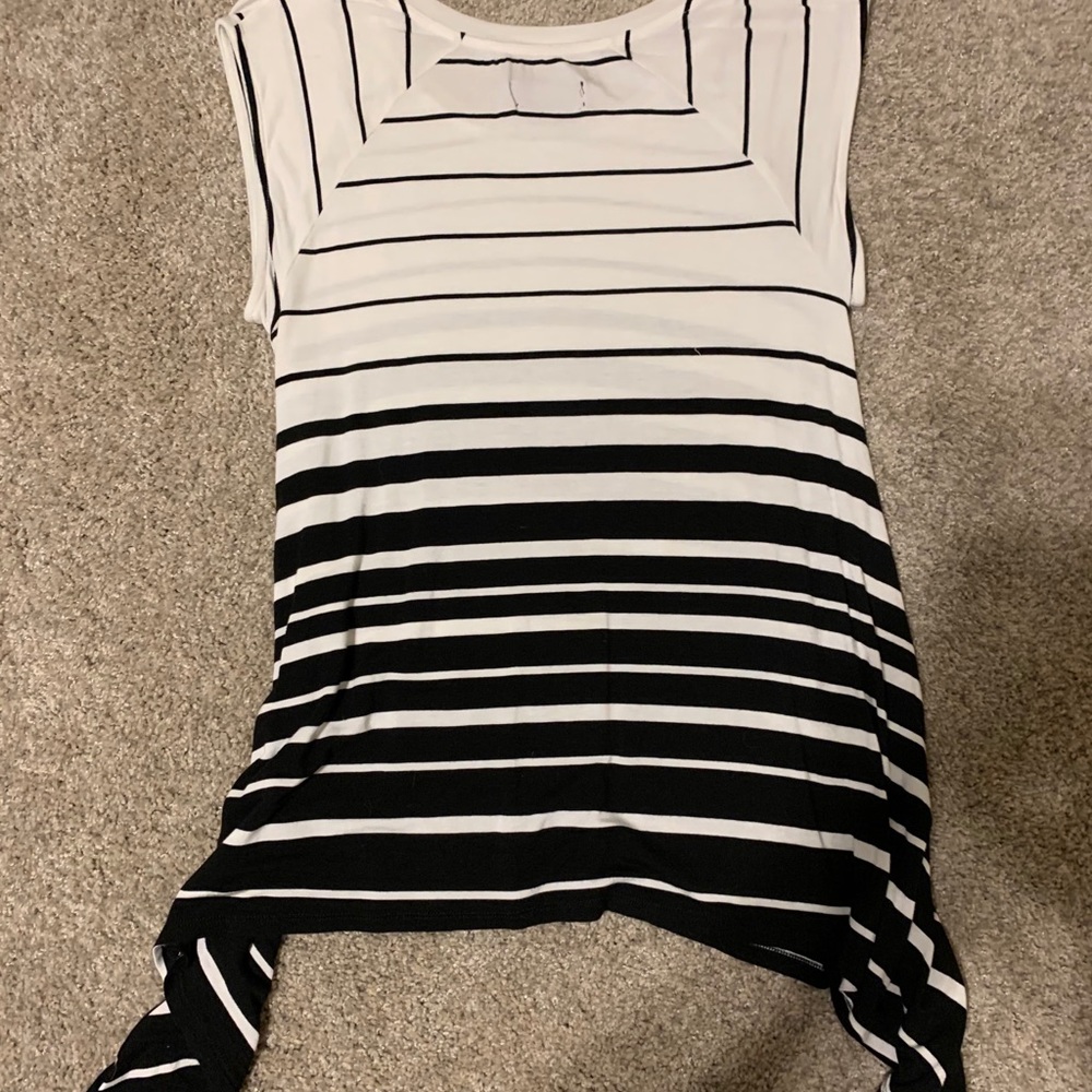 small top - Picture 3 of 3